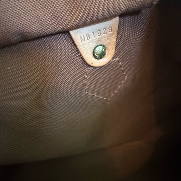 Louis Vuitton Monogram Canvas Speedy 40 - Picture 11 of 11